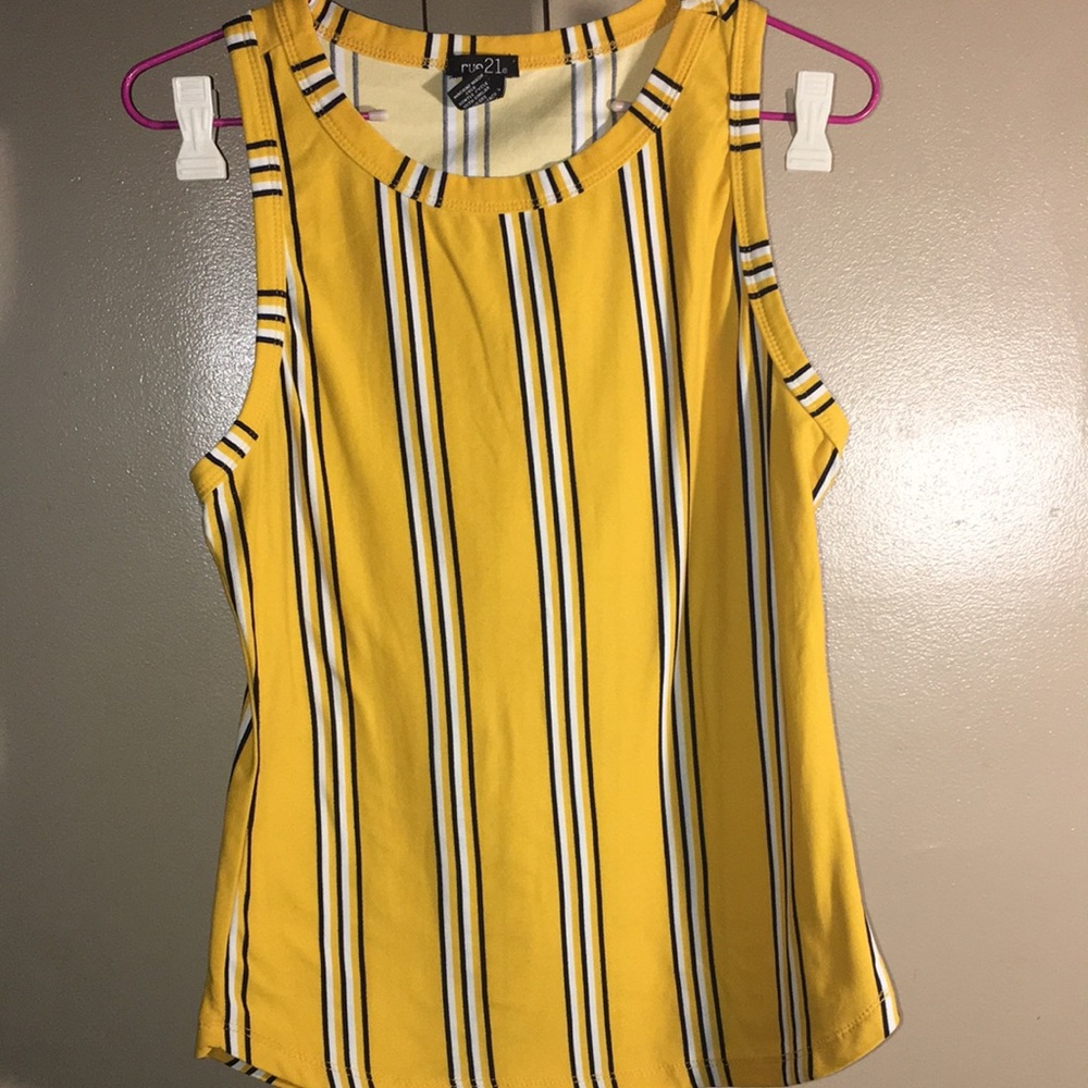 Rue 21 top